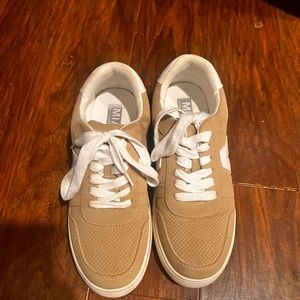 Mia Sneakers - Wide Width